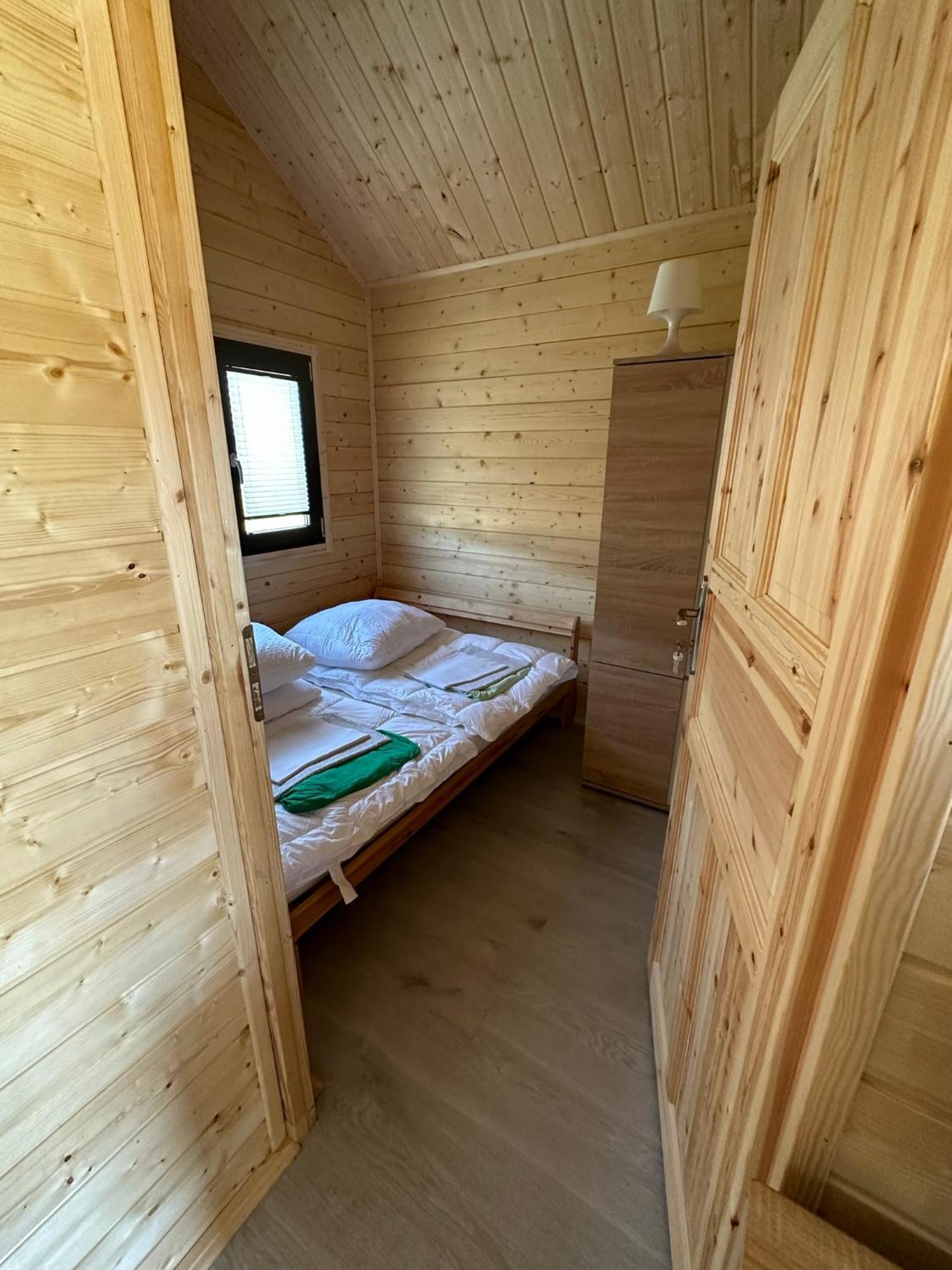 Osrodek Wczasowy Kuba Hotel Jaroslawiec Ngoại thất bức ảnh