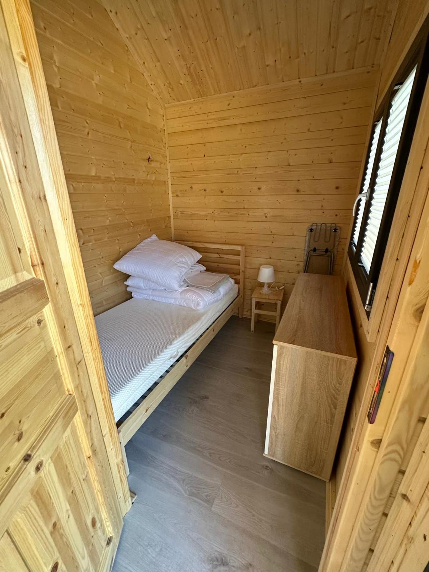 Osrodek Wczasowy Kuba Hotel Jaroslawiec Ngoại thất bức ảnh