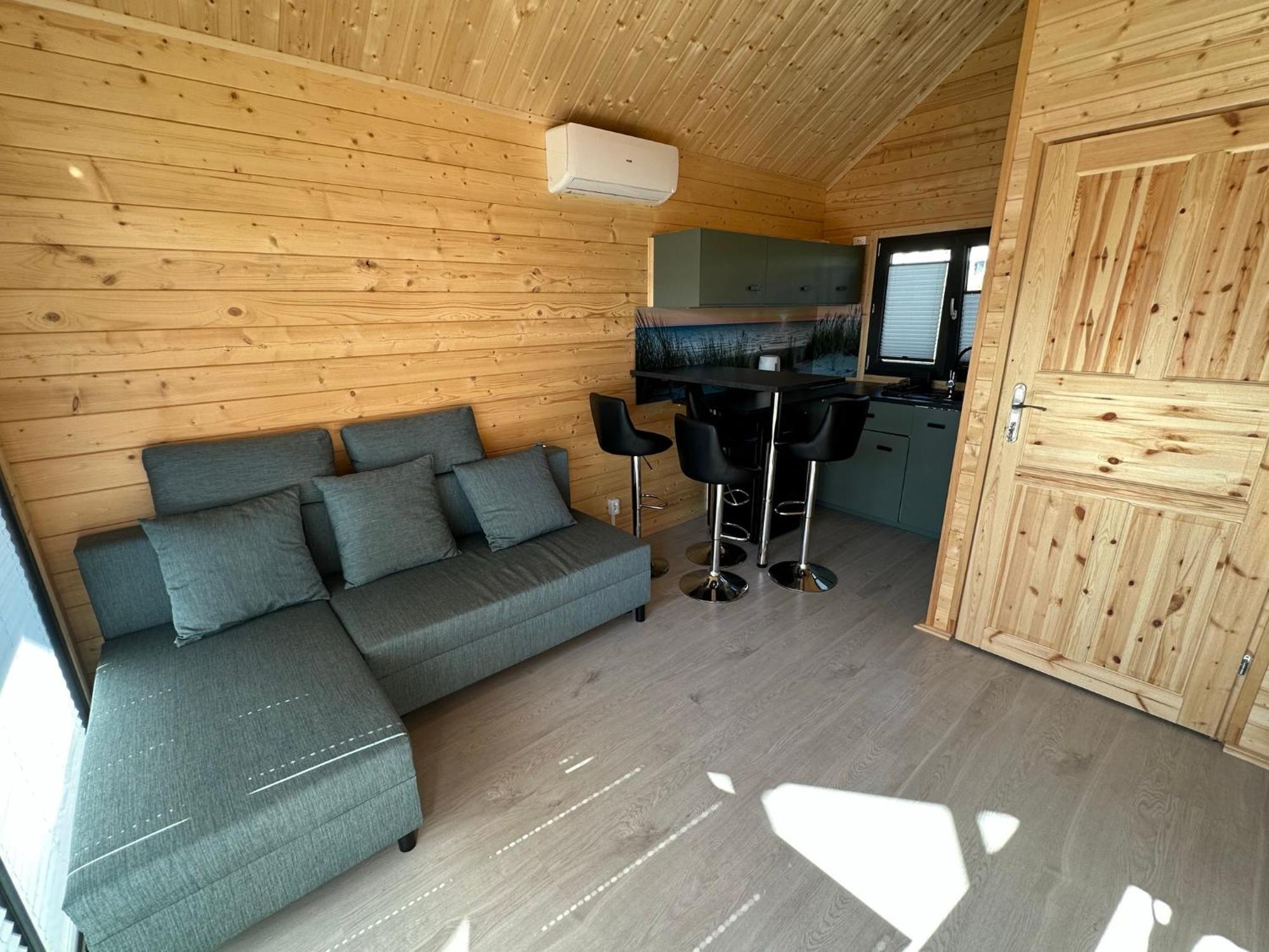 Osrodek Wczasowy Kuba Hotel Jaroslawiec Ngoại thất bức ảnh